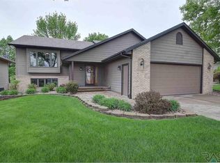209 N La Salle Ave, Sioux Falls, SD 57110