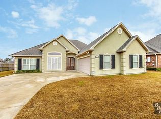 210 Lakewood Dr, Houma, LA 70360