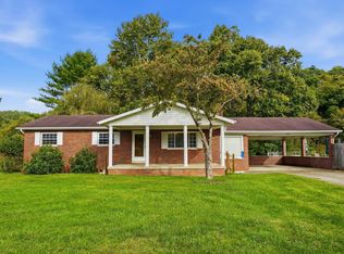 18 Cavill Creek Rd, Barboursville, WV 25504