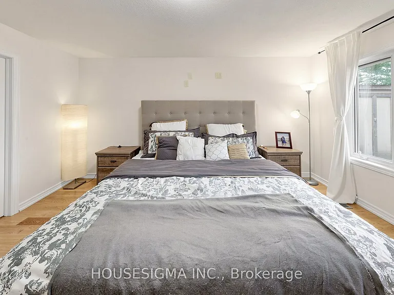 69 Holyrood Ave — Photo 26