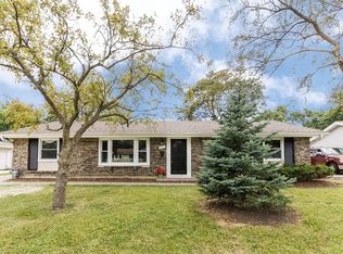 1433 Bates Ln, Schaumburg, IL 60193