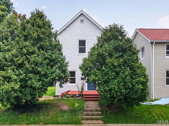 2nd image of 1318 Graham St