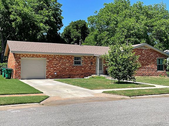 3rd image of 639 Pecan Ct