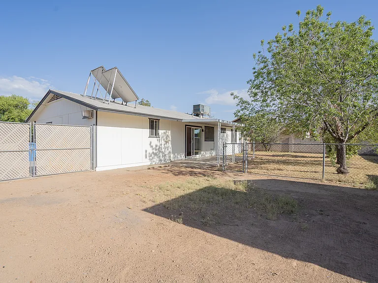 3142 N 78th Dr — Photo 25