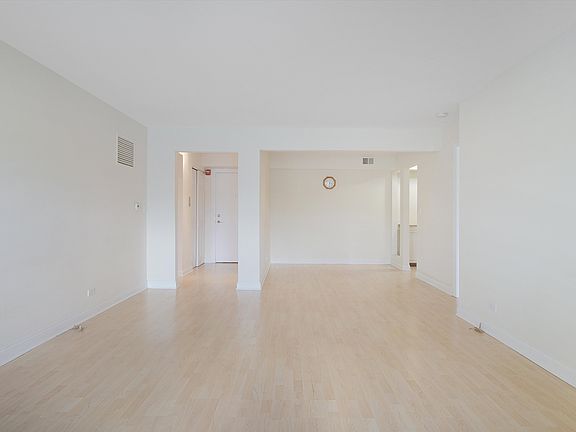 4th image of 5200 Carriageway Dr #2