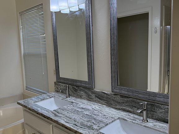 4th image of 6021 Lakewood Shores Dr