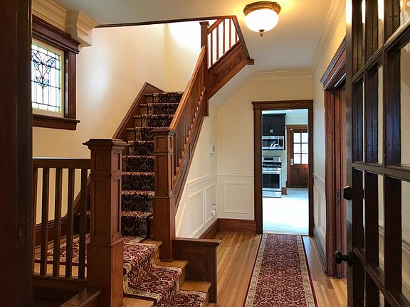 5th image of 82 Oakdene Ave