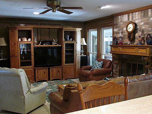 4th image of 8306 Rebawood Dr