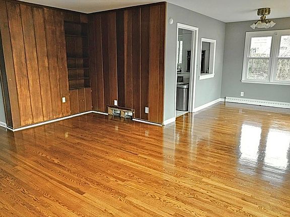 2nd image of 4920 Rainbow Blvd