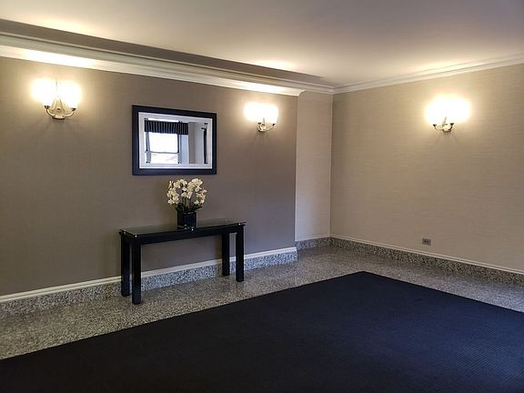 3rd image of 6712 Yellowstone Blvd APT E3