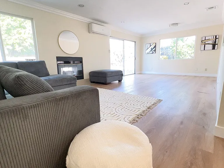 3359 Celeste Dr — Photo 5