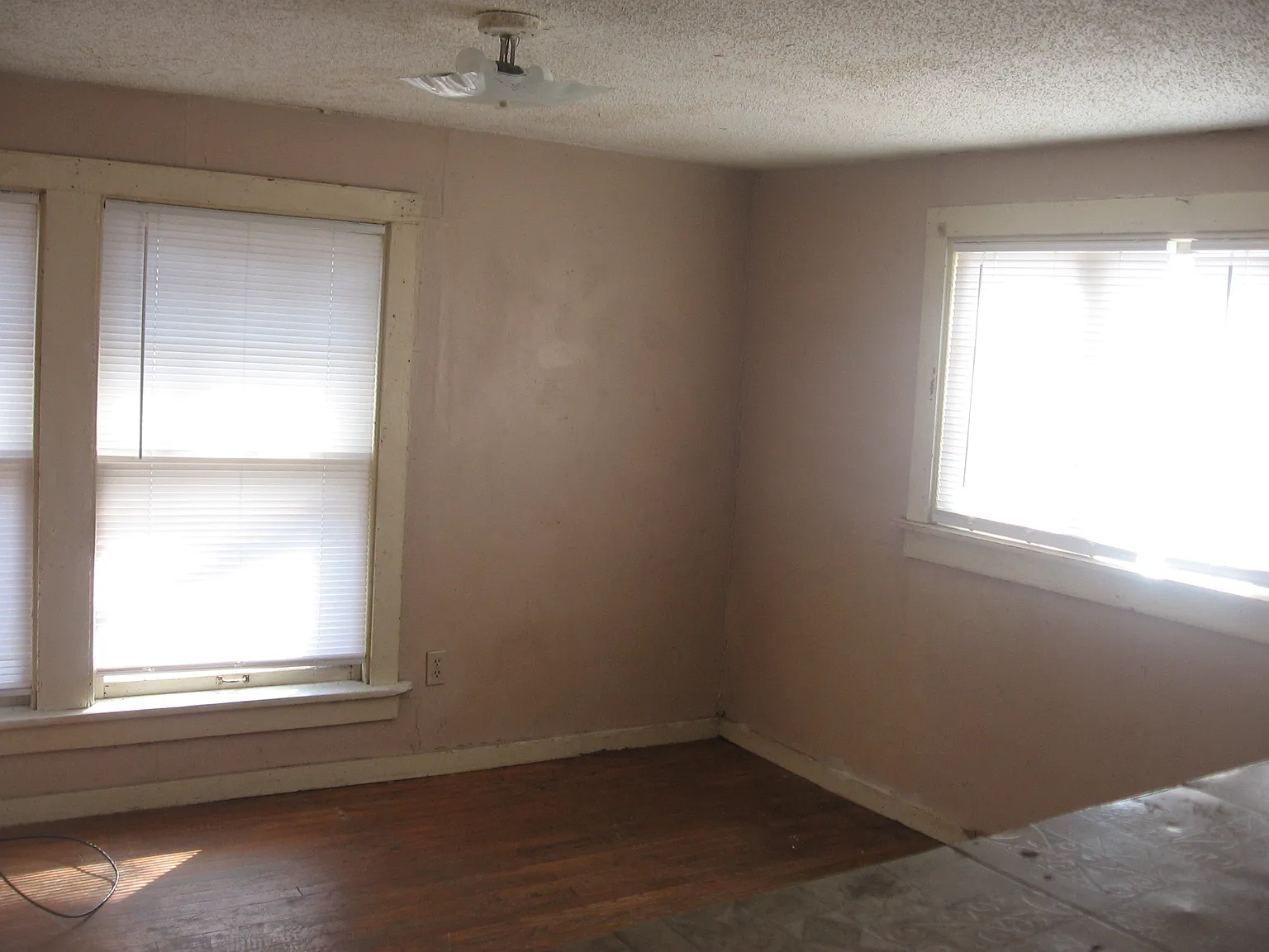 2 bed, 800 sqft, $870 — Photo 2