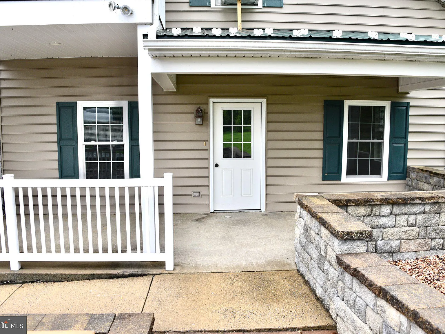 2 bed, 1.0 bath, 756 sqft, $1,625 — Photo 2