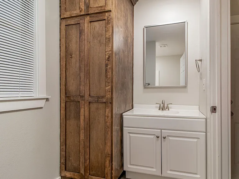 2nd bathroom