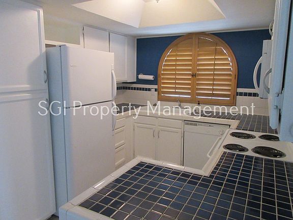 2nd image of 700 E Mesquite Cir