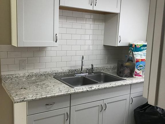 3rd image of 1702 Recker Hwy APT E