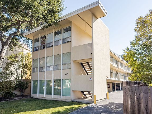 2nd image of 312 Catalpa St APT 3