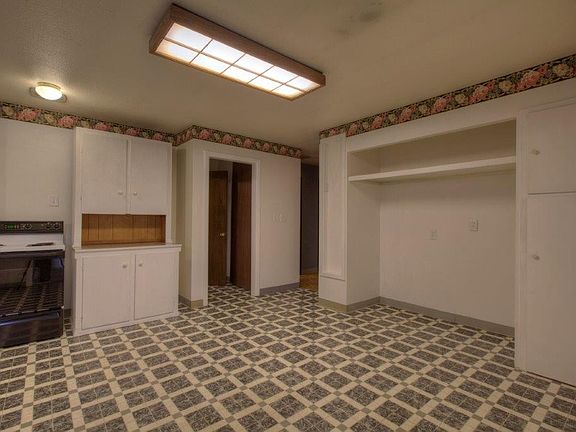 5th image of 720 132nd St S