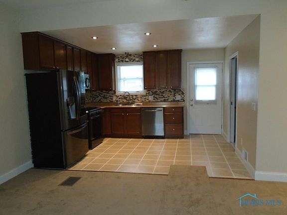5th image of 417 Mulberry St