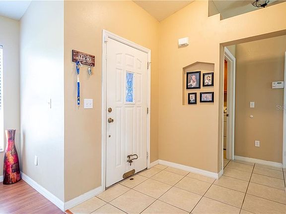 4th image of 2554 E Lake Dr