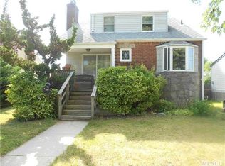 3114 Benjamin Rd, Oceanside, NY 11572