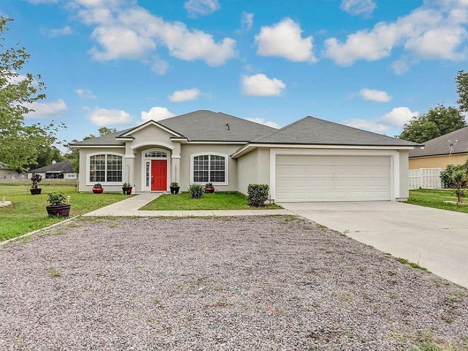  2 car garage+extra parking