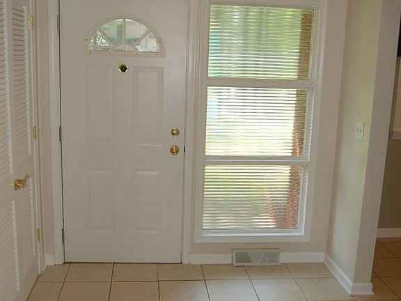 2nd image of 3367 Oak Dr