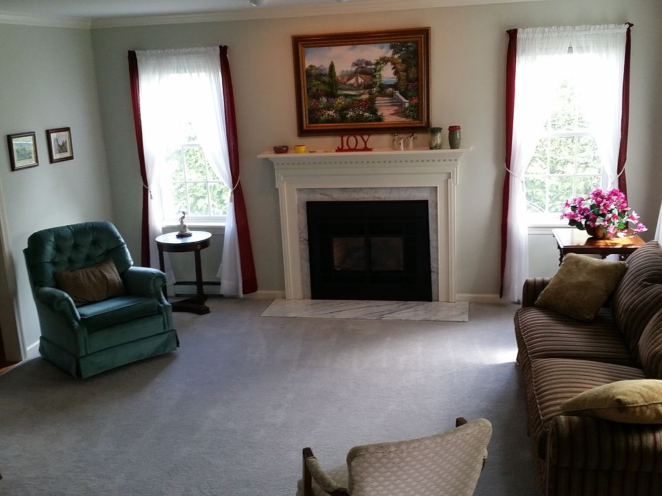 2nd image of 99 Park Ave W