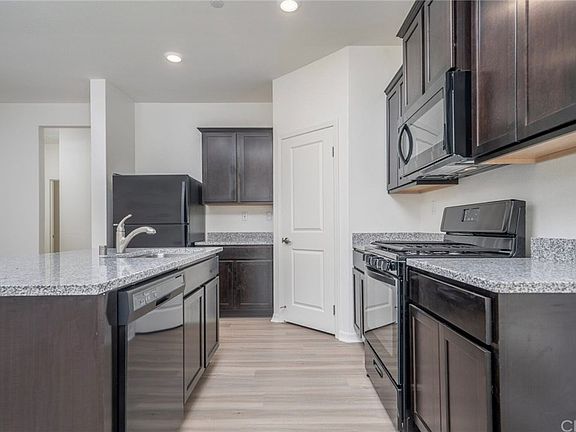 4th image of 16554 Desert Lily St
