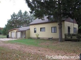 E1515 Stratton Lake Rd, Waupaca, WI 54981