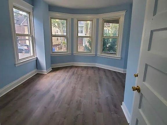 3rd image of 170 Linden Ave #3