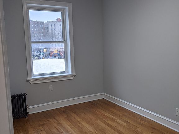 5th image of 47-16 41st St #3R