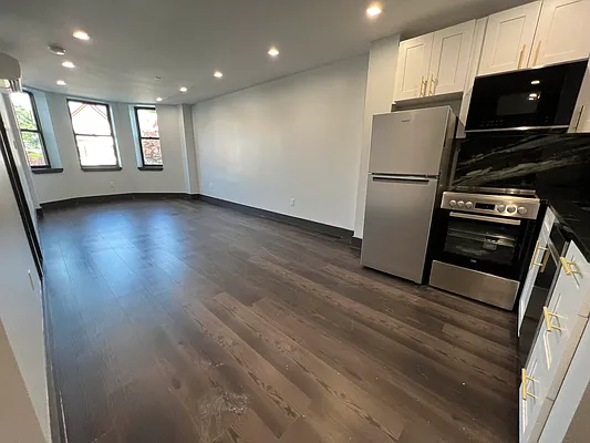 Rented by Delmark Realty LLC | media 27