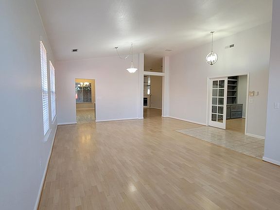5th image of 1786 El Paso Ave