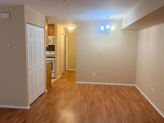 5th image of 2727 Rhawn 31ab St
