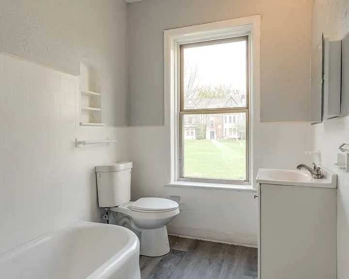 2840 S Moreland Blvd #14 — Photo 11