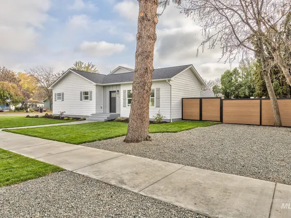 797 E Park St, Weiser, ID 83672