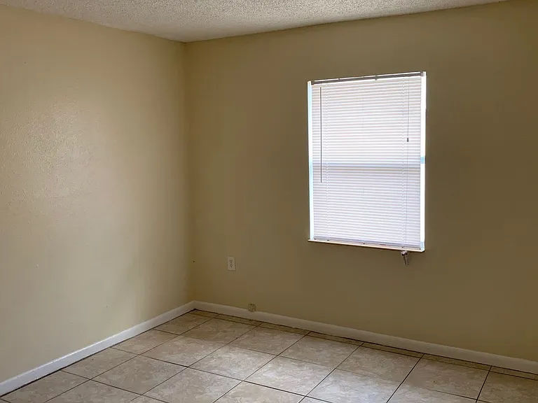 518 Pinewood Ave — Photo 4