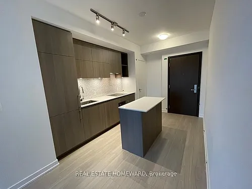 1 Yorkville Ave Photo 1