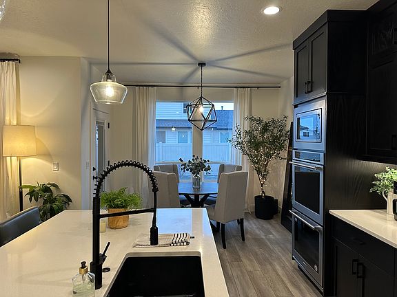 4th image of 1428 W Smoky Quartz St