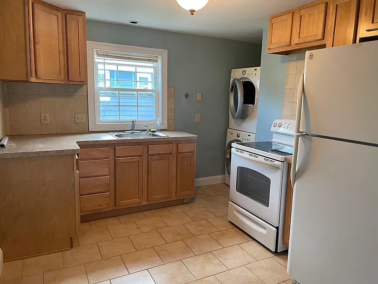 16 Fountain Ave #2 — Photo 2