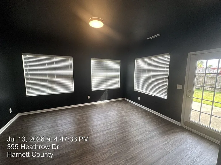 395 Heathrow Dr — Photo 20