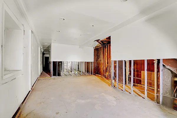 Sold by Island Advantage Realty | media 18