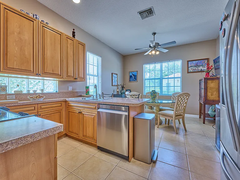 530 Commons Dr — Photo 12