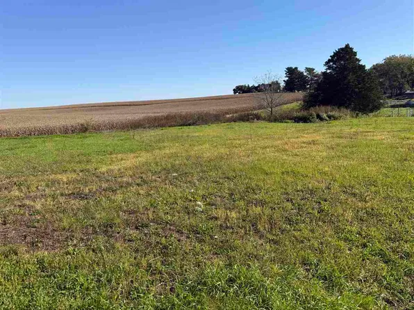 104 & 106 Cotter St, Columbus Junction, IA 52738