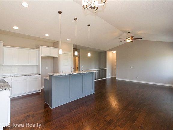 4th image of 1213 NE 49th St