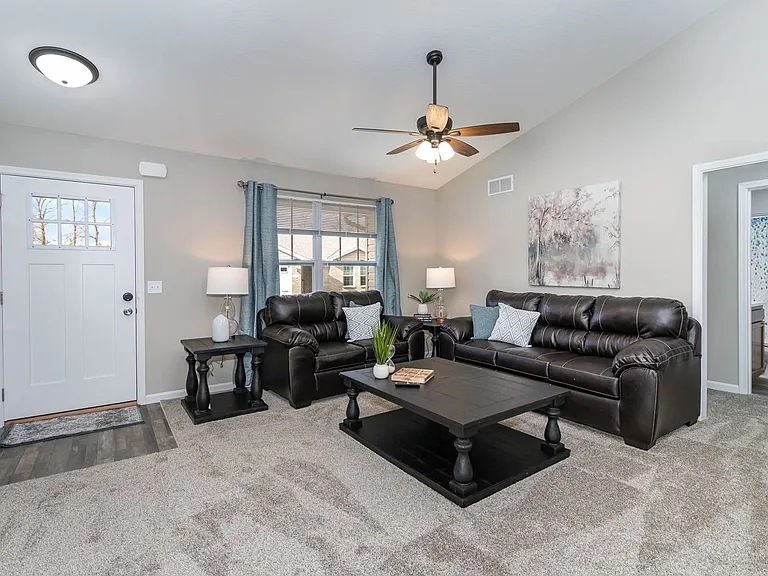 10 E Persimmon Dr — Photo 3