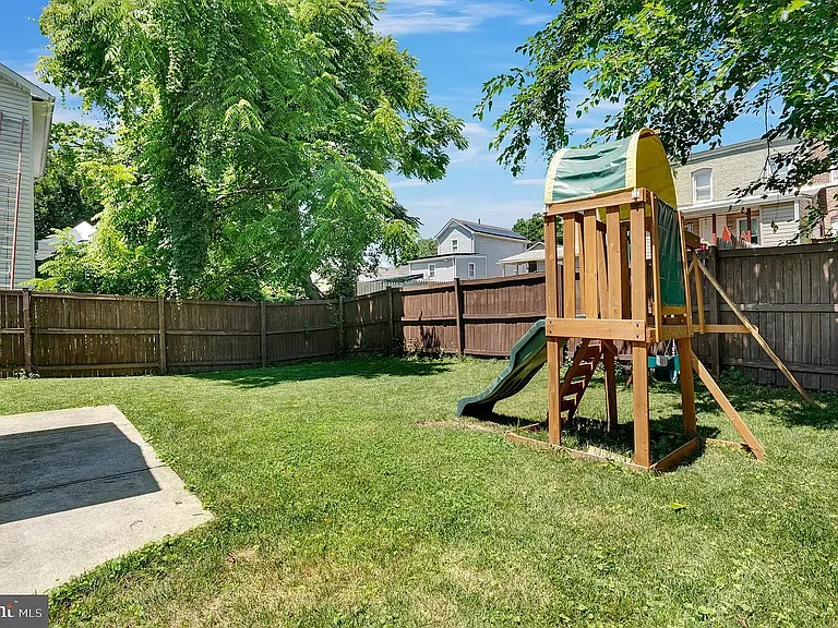 5906 Burgundy St #1 — Photo 15