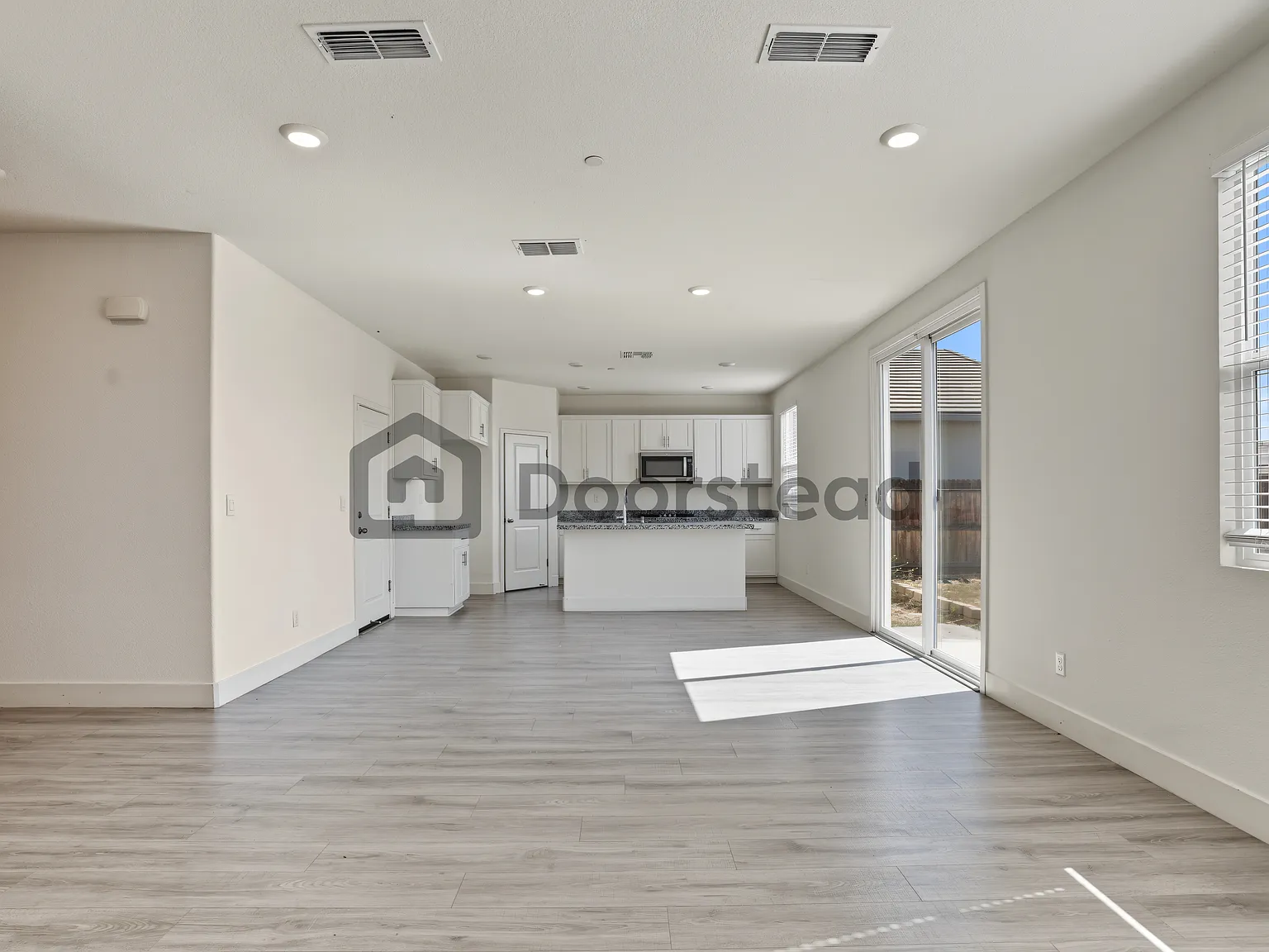 5 bed, 3.0 bath, 2181 sqft, $3,120 — Photo 3