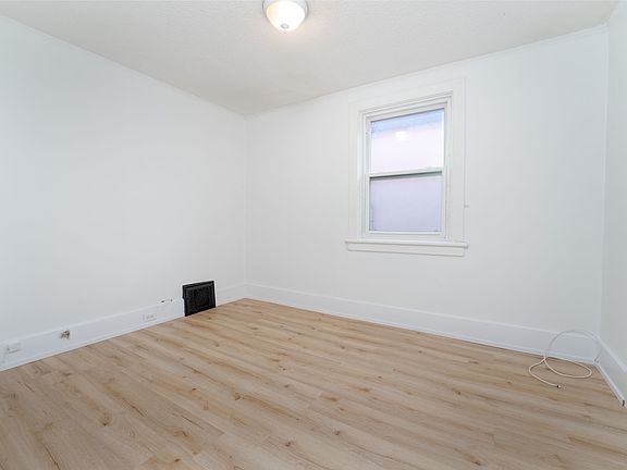 3rd image of 572 Chapel St #2A